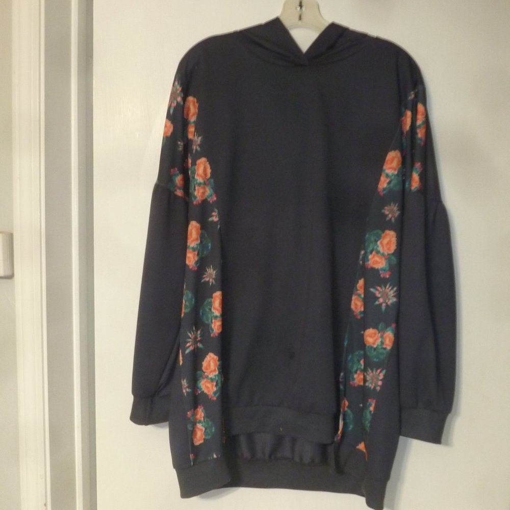 Lucky & Blessed Loose fit Hoodie Sweater w/ front side slits 2XL